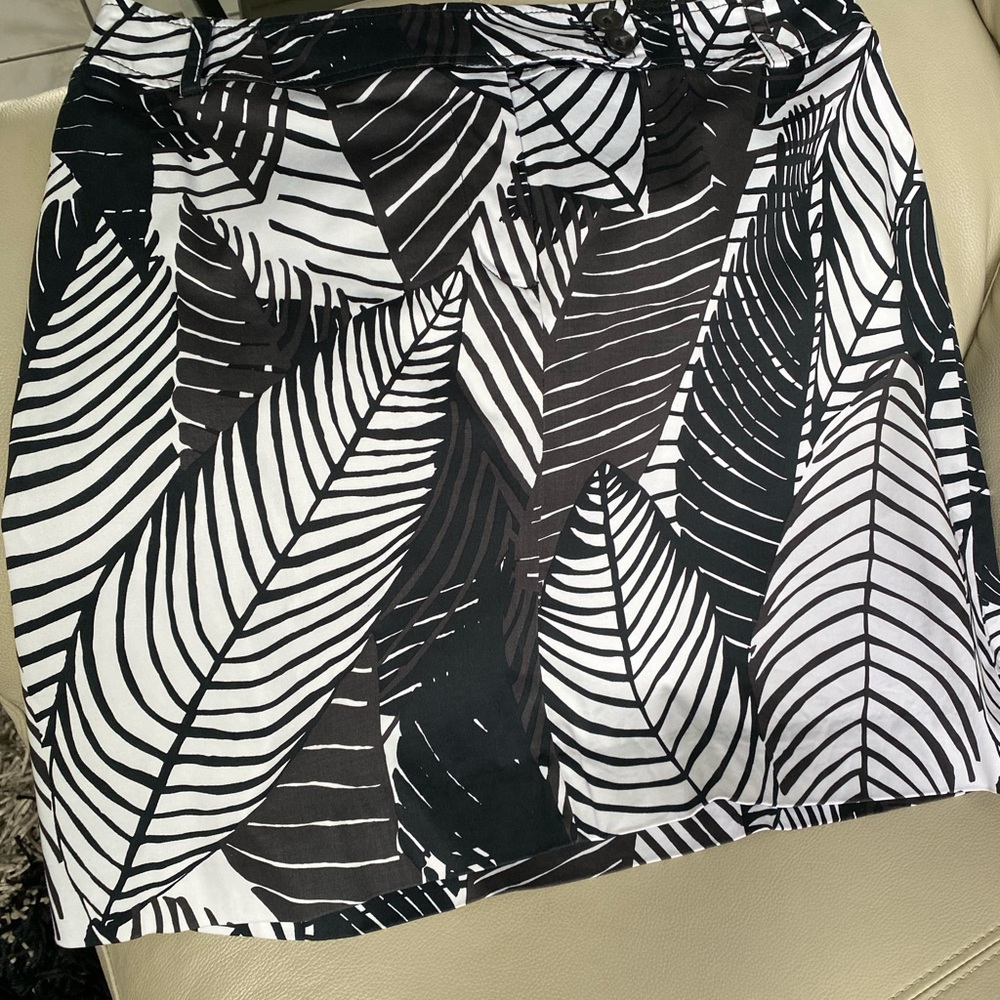 White House Black Market skirt